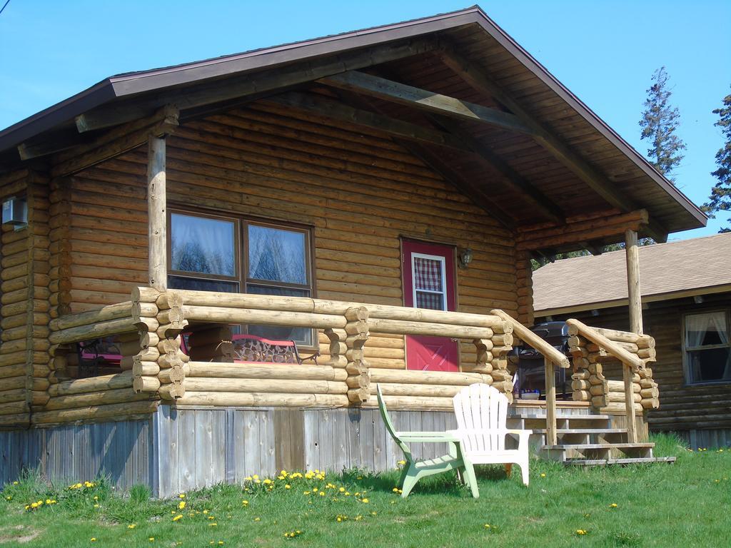 Cajun Cedar Log Cottages Margaree Forks Exterior photo