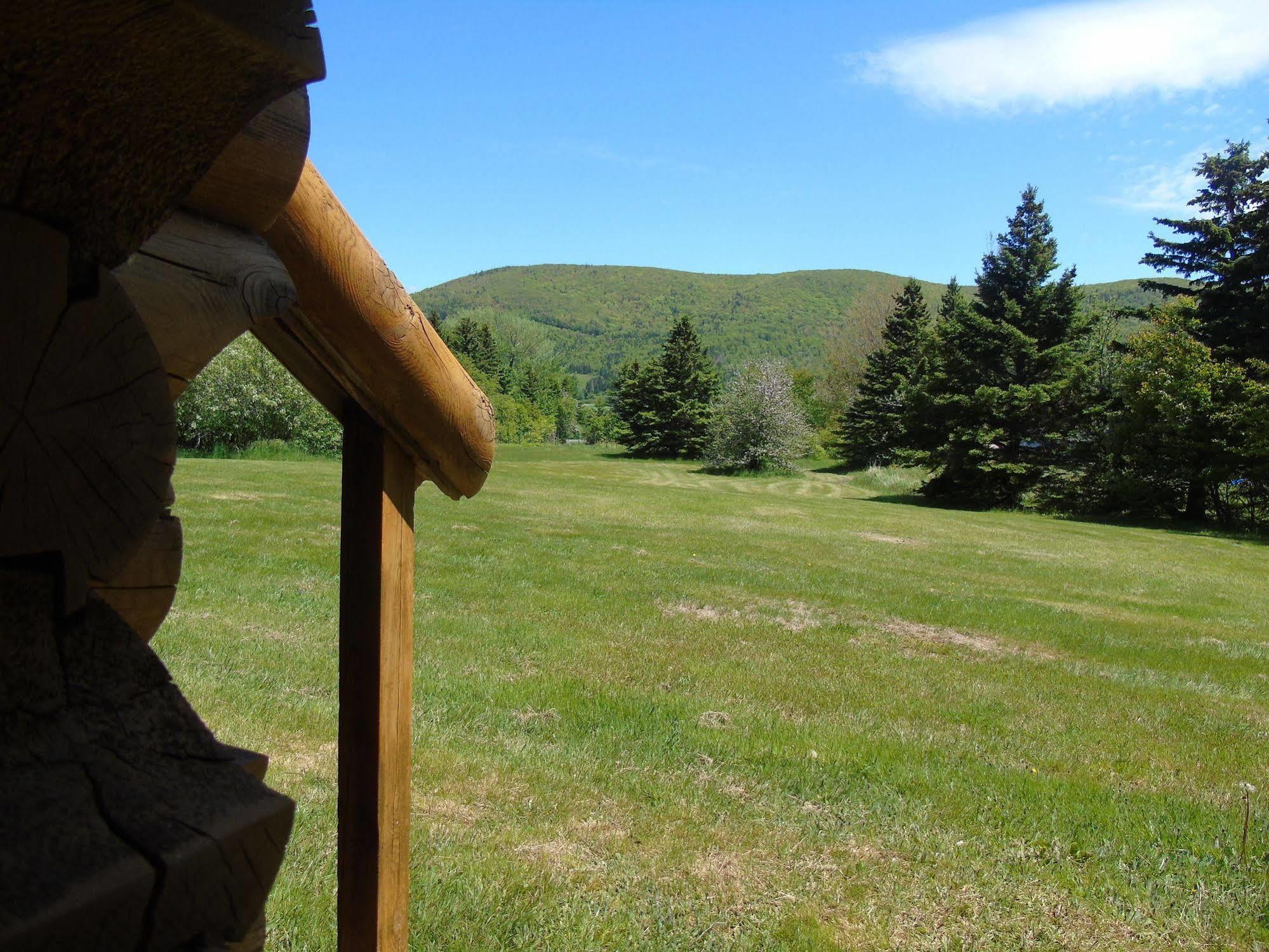 Cajun Cedar Log Cottages Margaree Forks Exterior photo